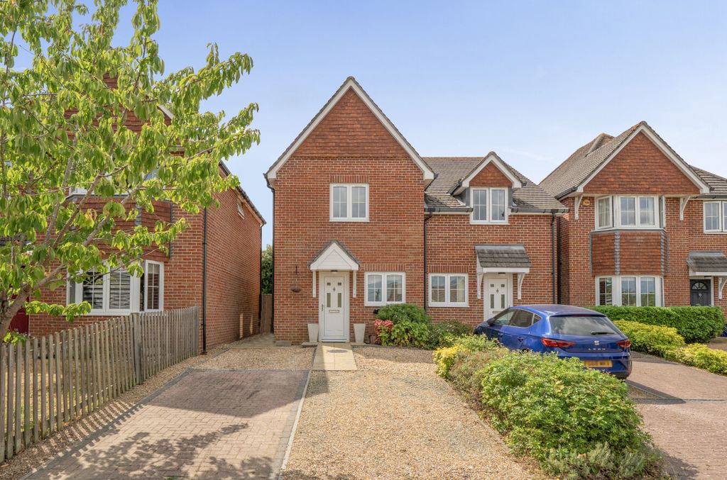 Property photo 1 of 10 1493923-23-6A5F84...