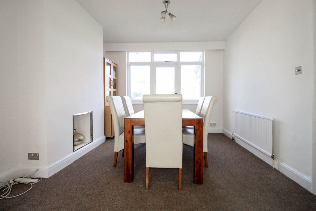 Property photo 3 of 13 Gallery