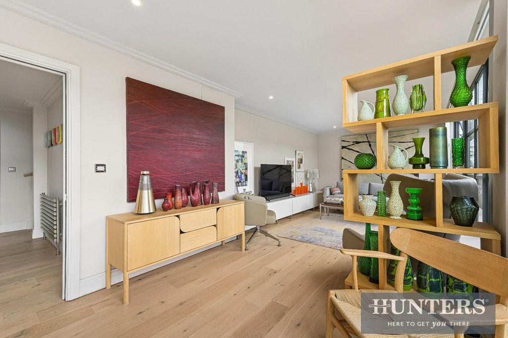 Property photo 2 of 16 Ferry Lane-13.Jpg