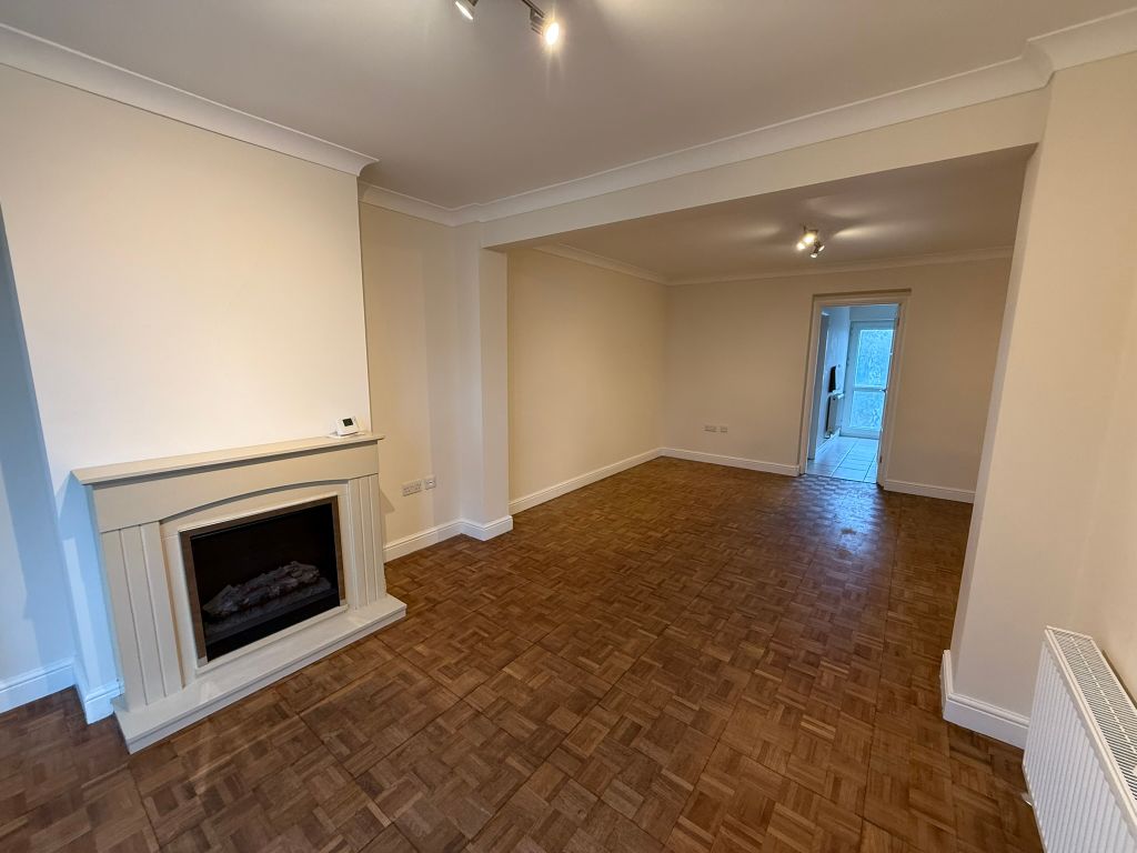 Property photo 2 of 17 Living Room