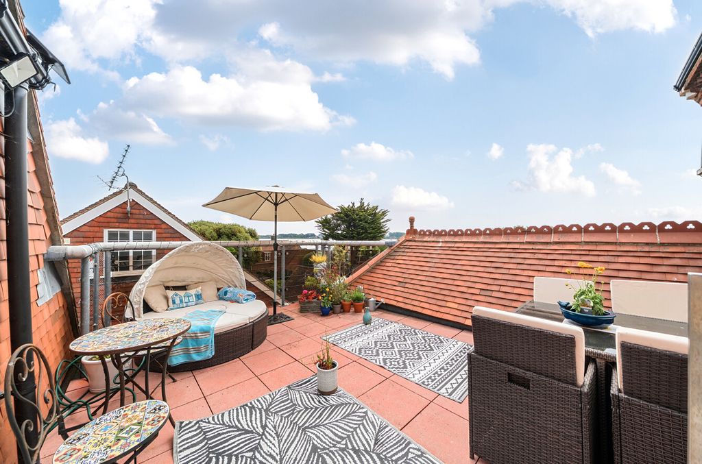Additional image 15 of 3 bed maisonette for saleLangstone High Street, Havant, Hampshire PO9
