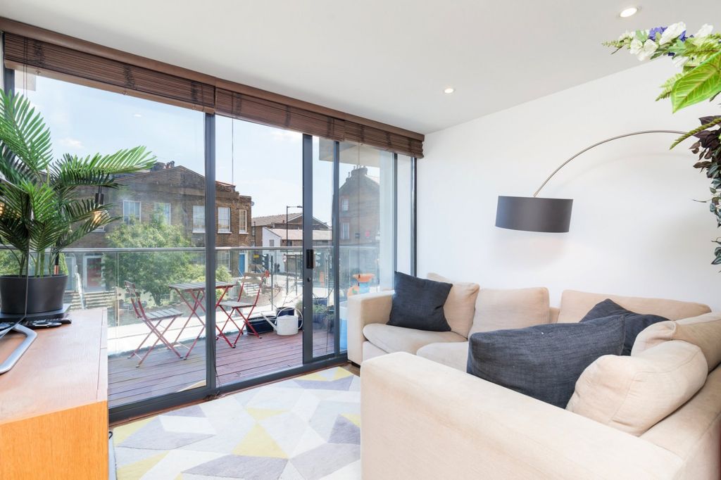 Property photo 1 of 18 Open Plan Living
