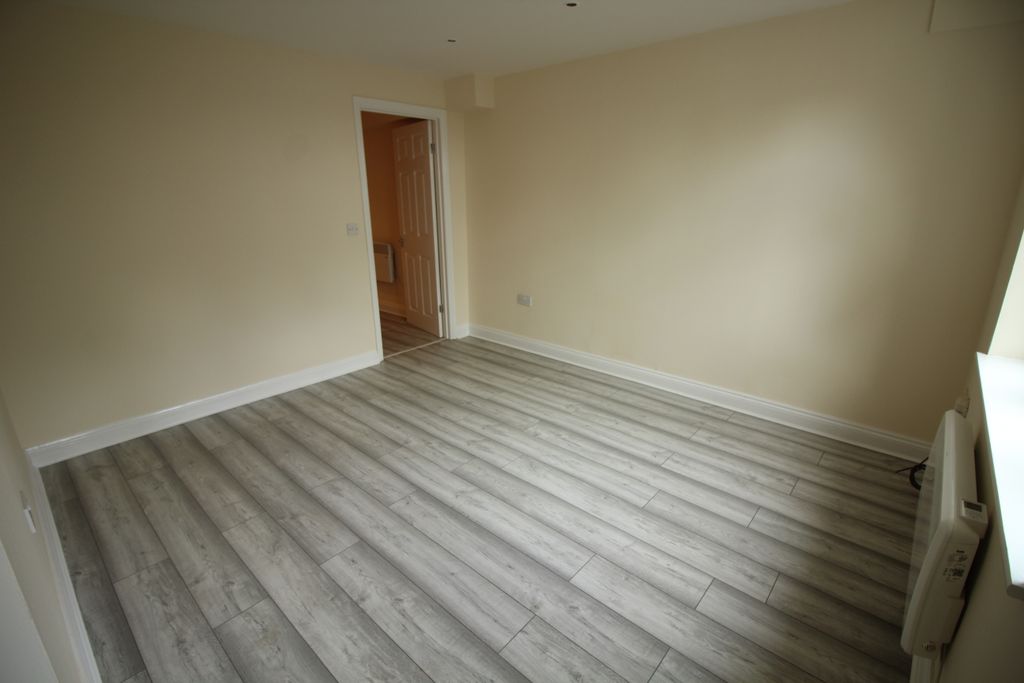 Property photo 3 of 6 Room 1
