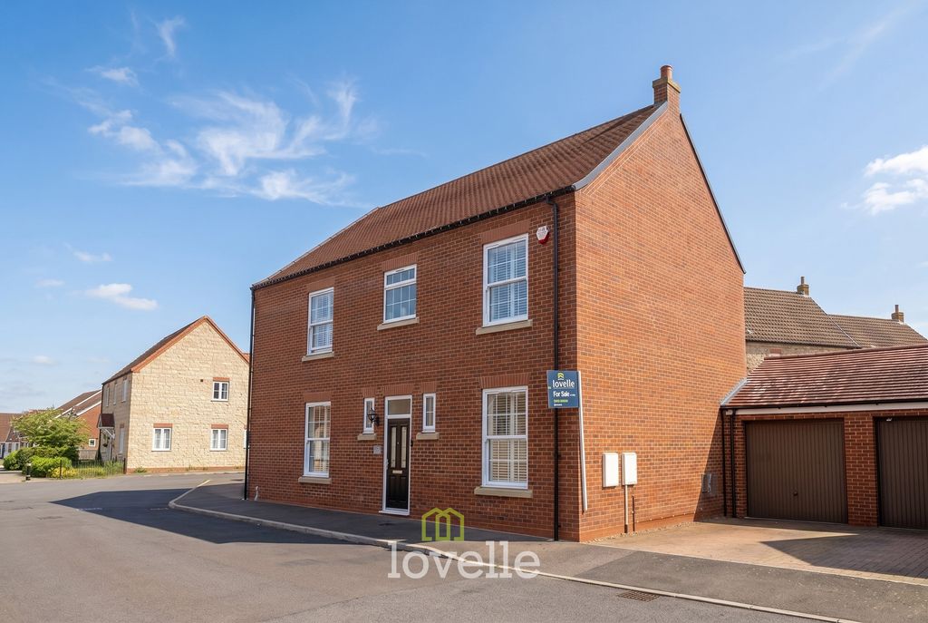 Property photo 1 of 35