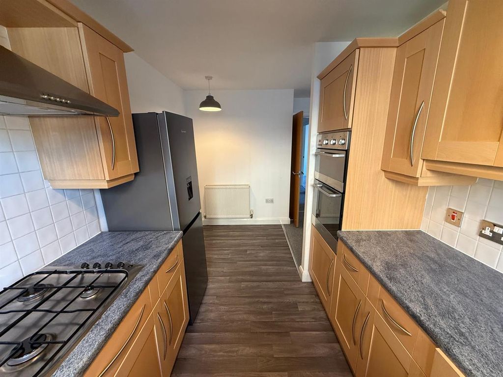 Property photo 3 of 13 Kitchen