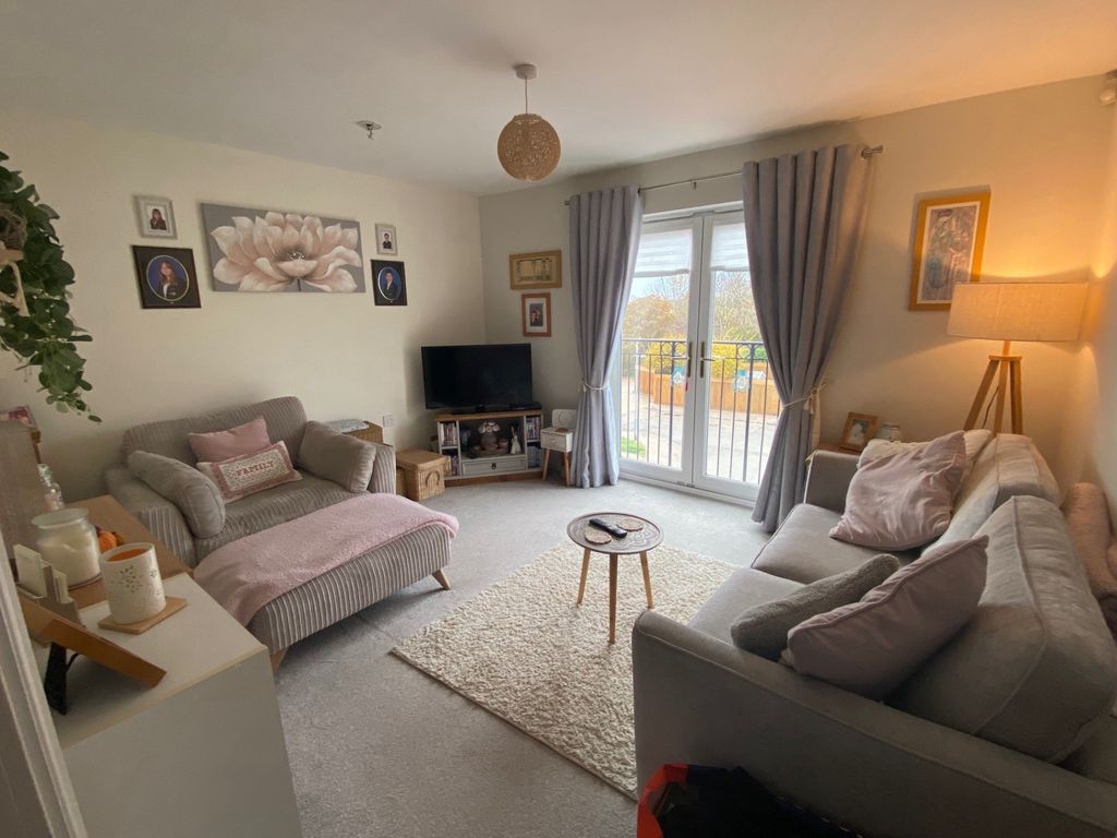 Property photo 2 of 7 Lounge