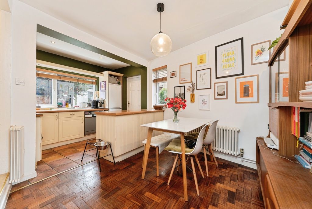 Property photo 3 of 31 Photo