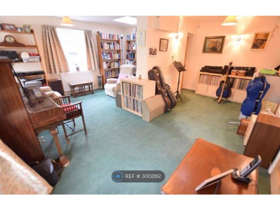 Property photo 3 of 13