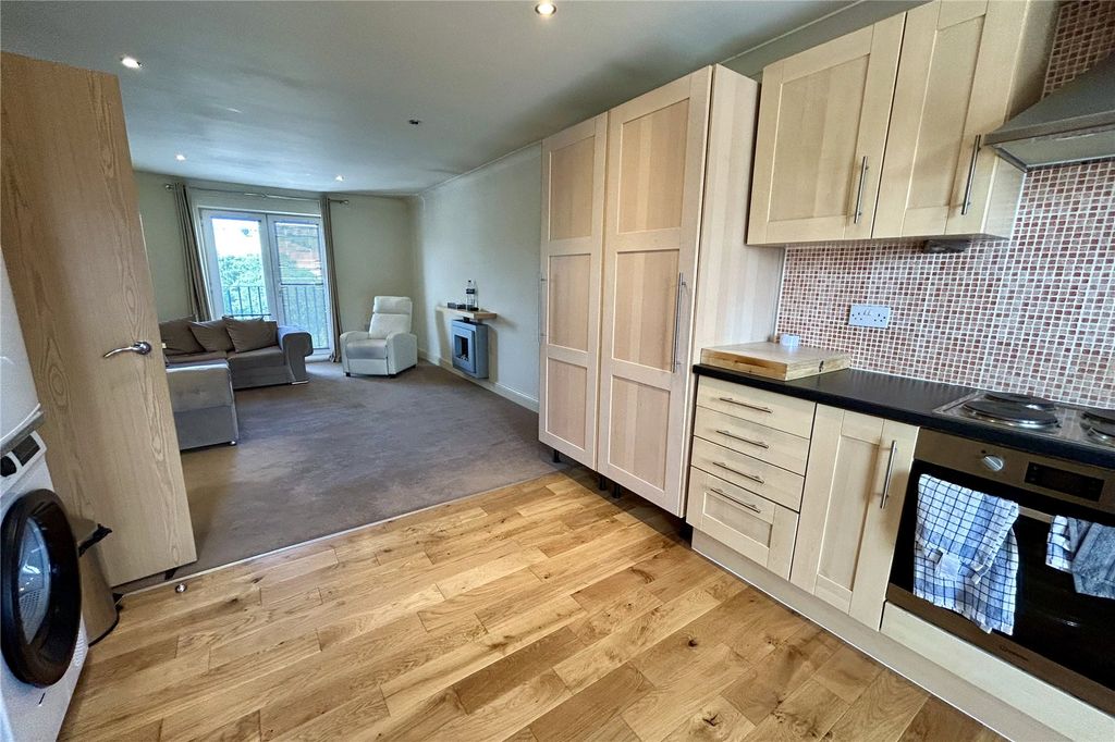 Property photo 2 of 11 Open Plan
