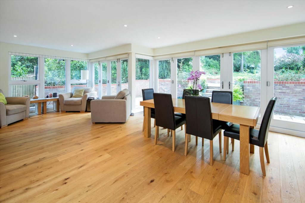 Property photo 3 of 8 Image