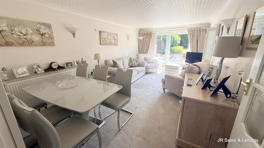 Property photo 3 of 16 Lounge / Dining Room