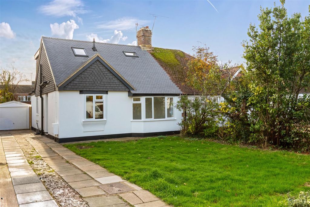 Property photo 1 of 13 Sunningdale_16.Jpg