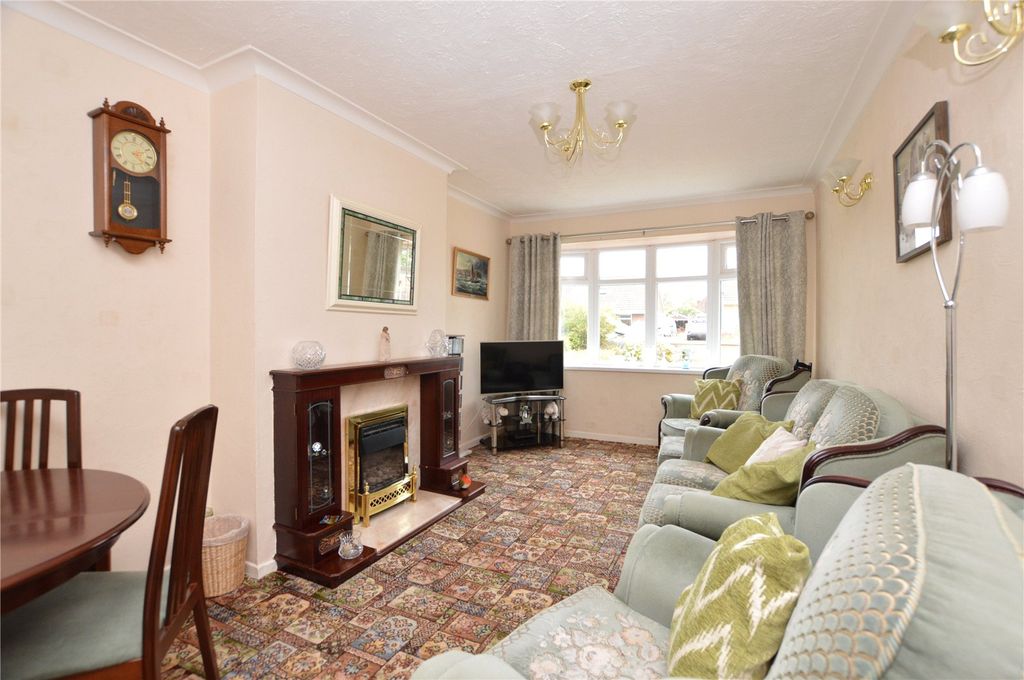 Property photo 2 of 12 Picture No. 11
