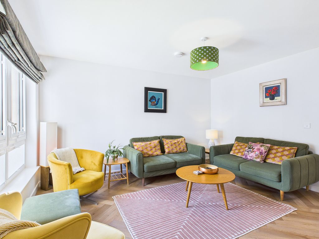 Property photo 2 of 33