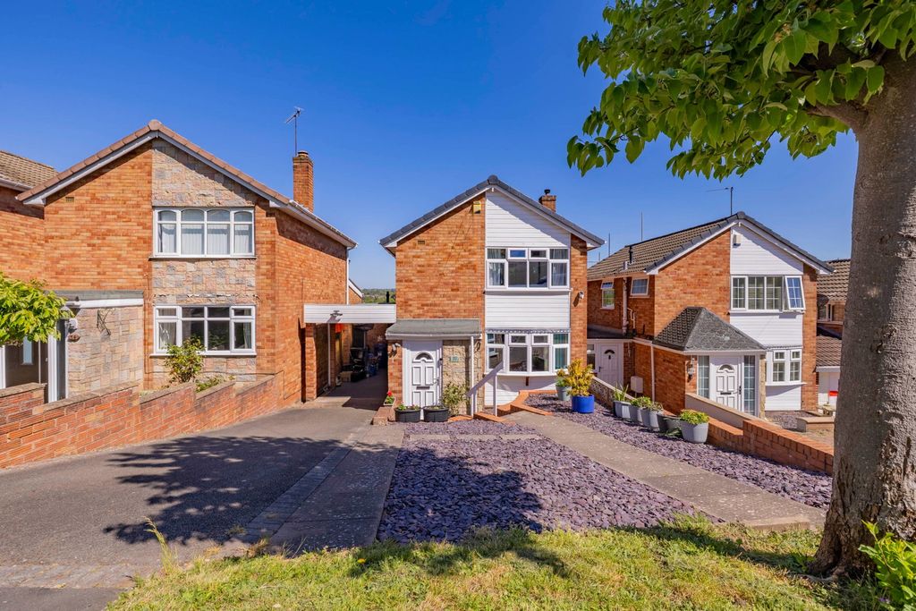 Property photo 1 of 42