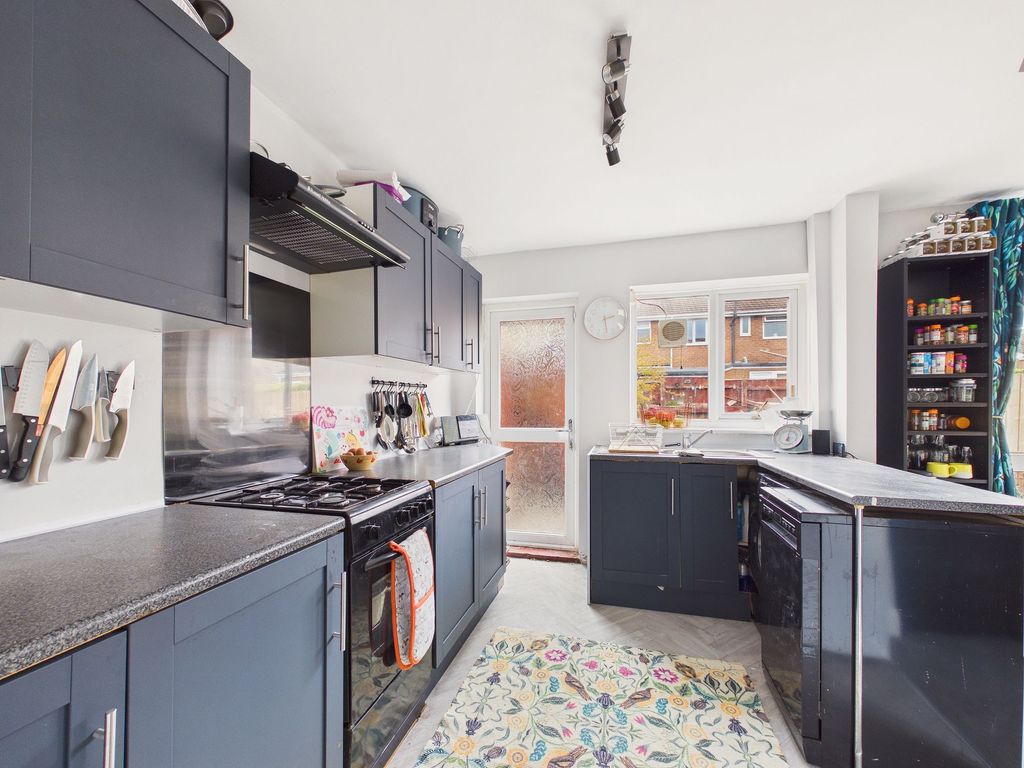 Property photo 3 of 11 Dining Kitchen