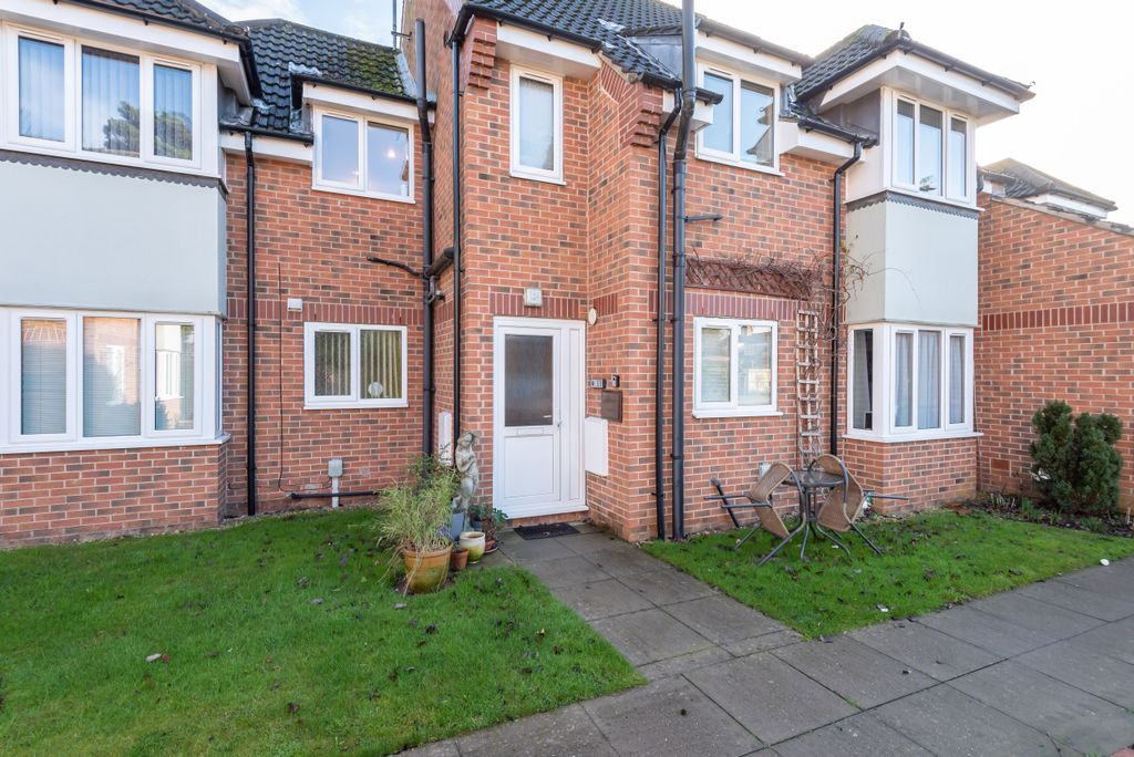 Property photo 1 of 18