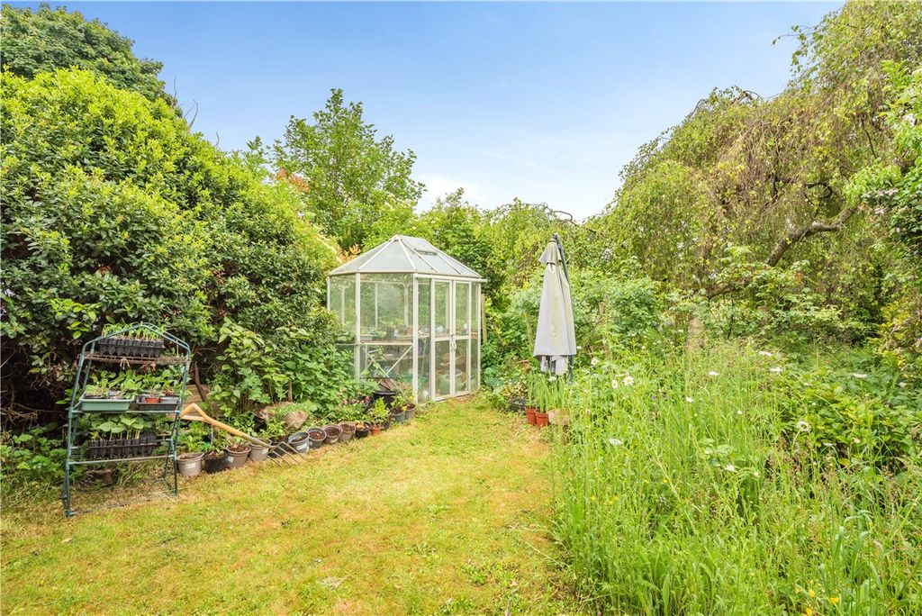 Property photo 3 of 11 Garden