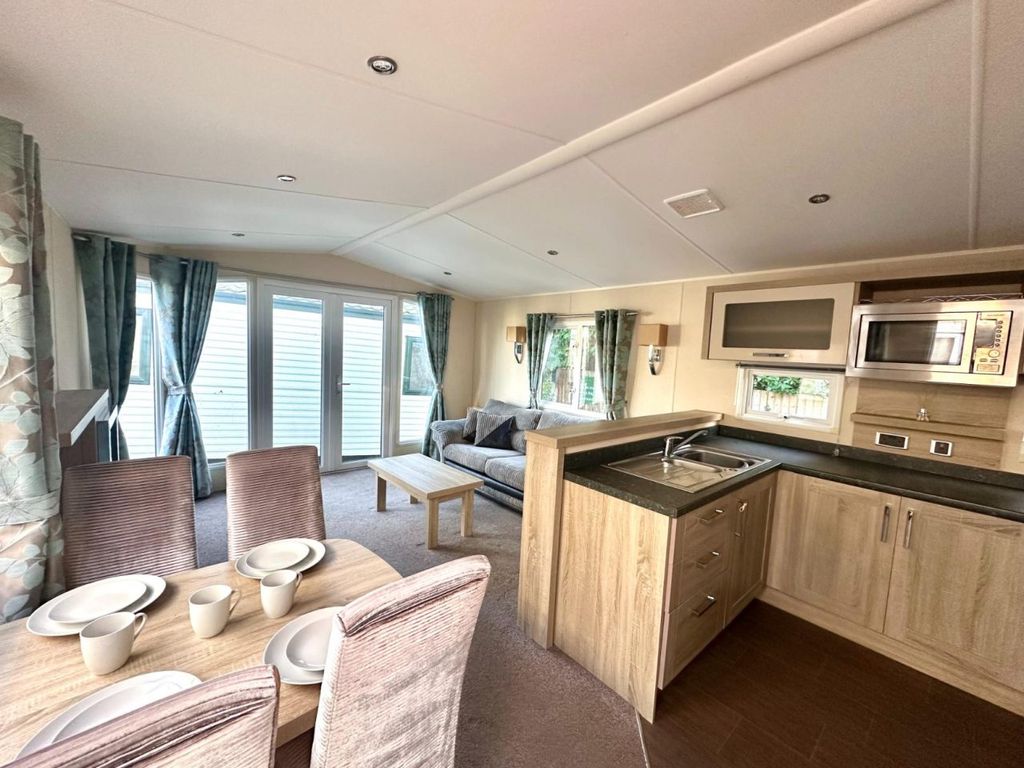 Property photo 1 of 5 Rawcliffe Hall - Bk-Sheraton-46995