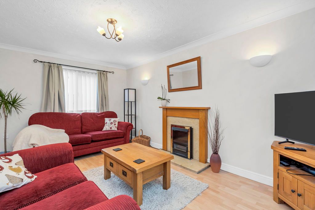 Property photo 3 of 13 Sitting Room