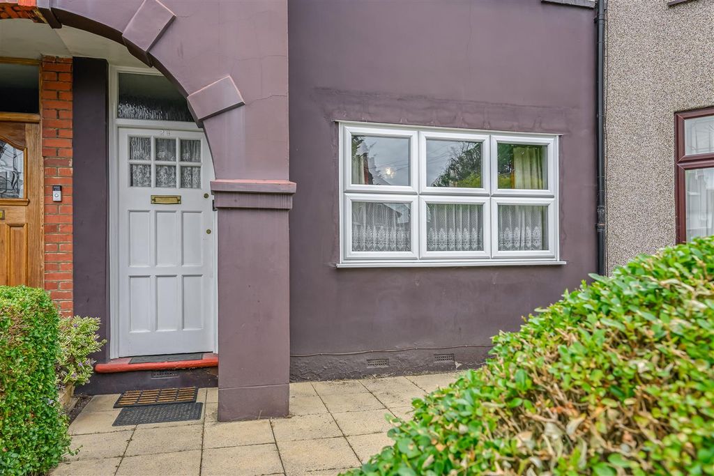 Property photo 2 of 16