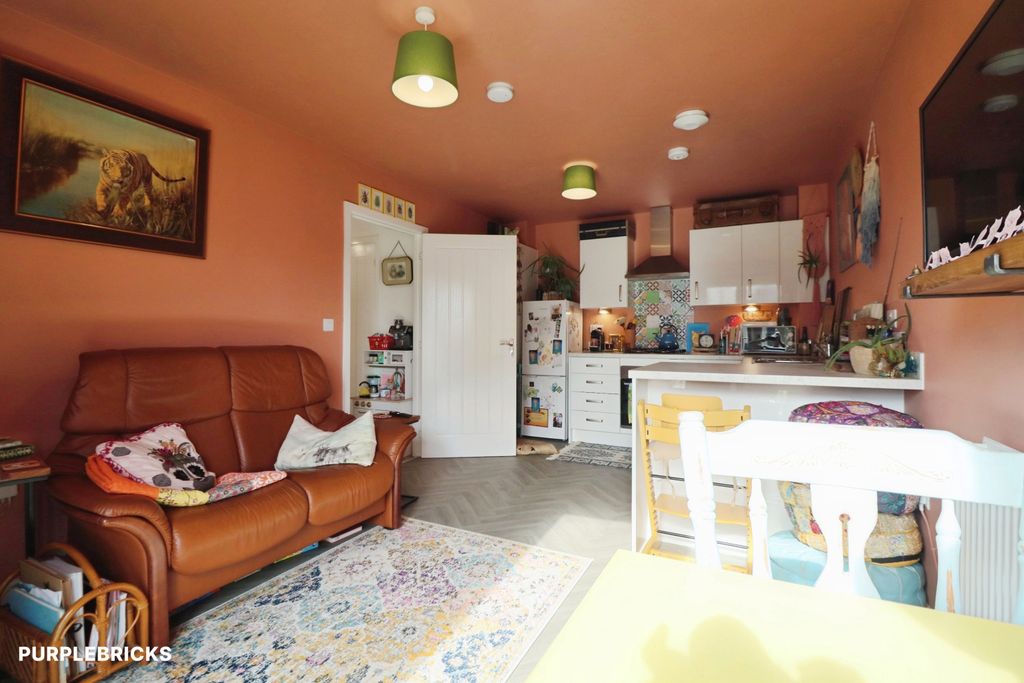Property photo 3 of 18