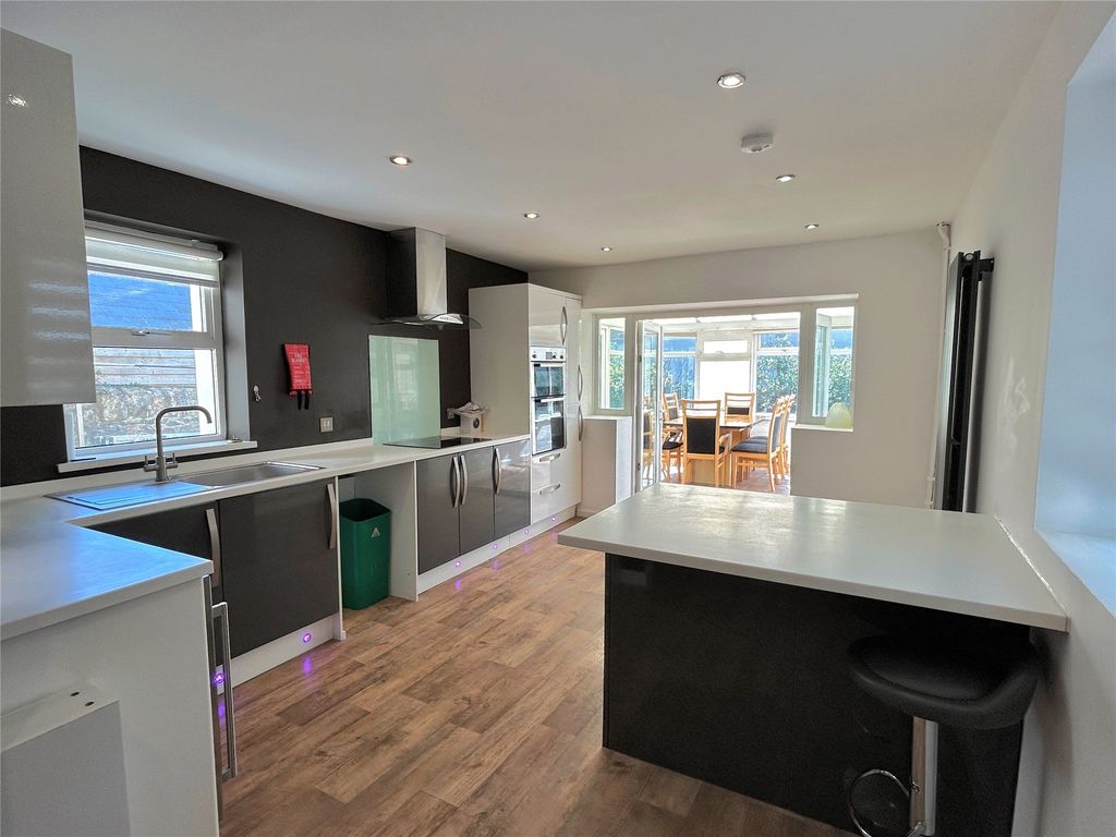 Property photo 3 of 24 3 - Picture No. 16