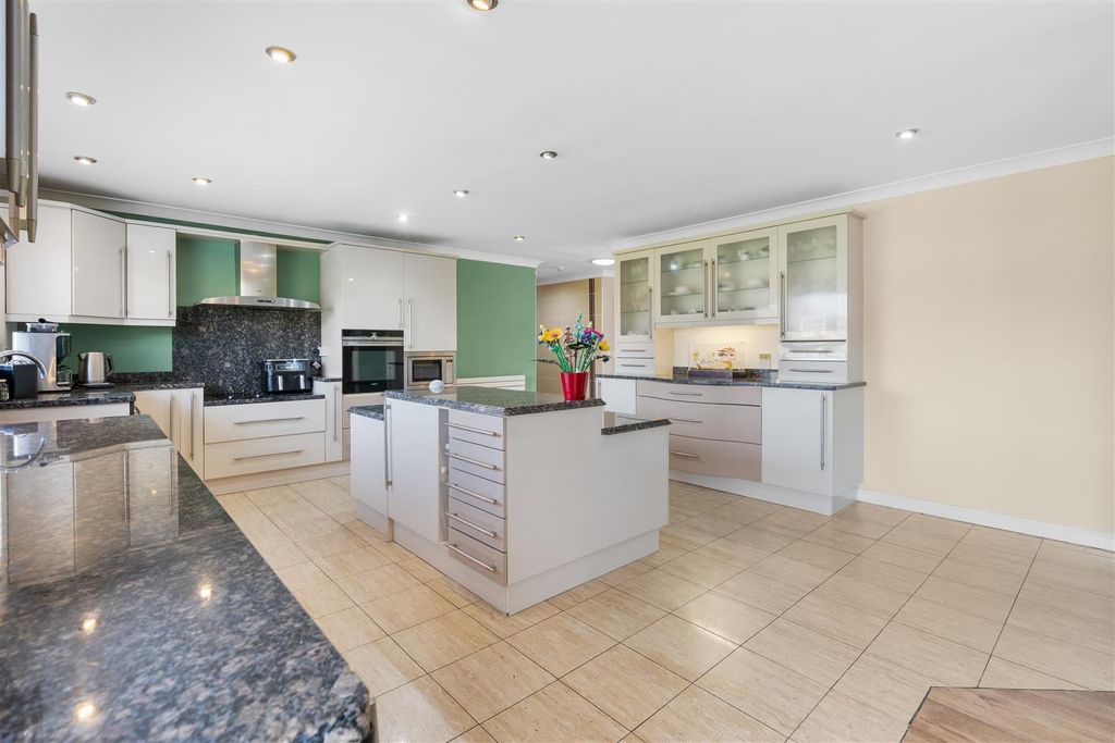Additional image 6 of 5 bed bungalow for saleLumley Drive, Peterlee SR8