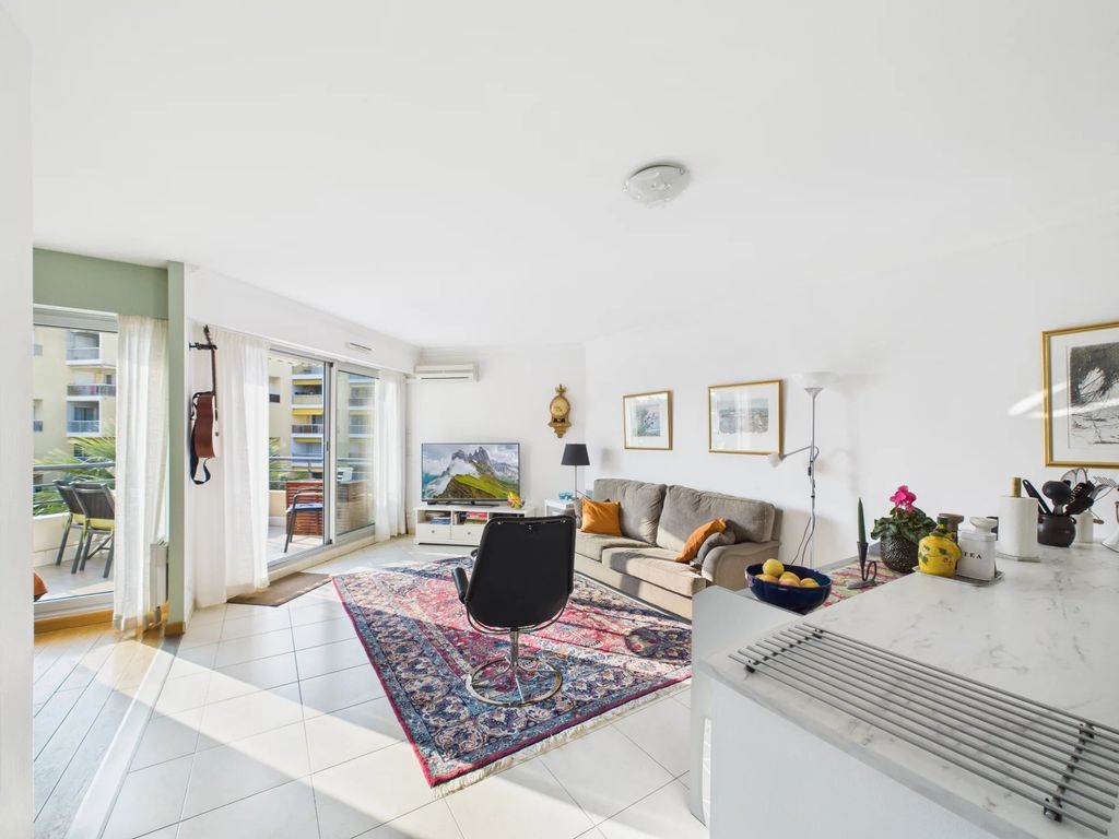 Property photo 2 of 27