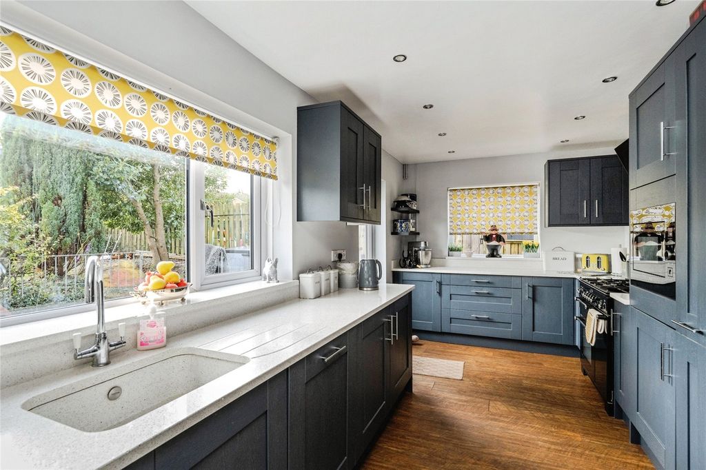 Property photo 3 of 27 Picture No. 15