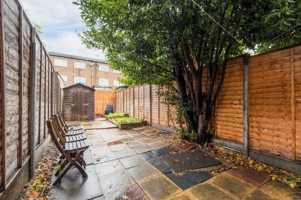 Property photo 2 of 11