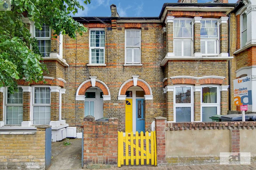Property photo 1 of 11