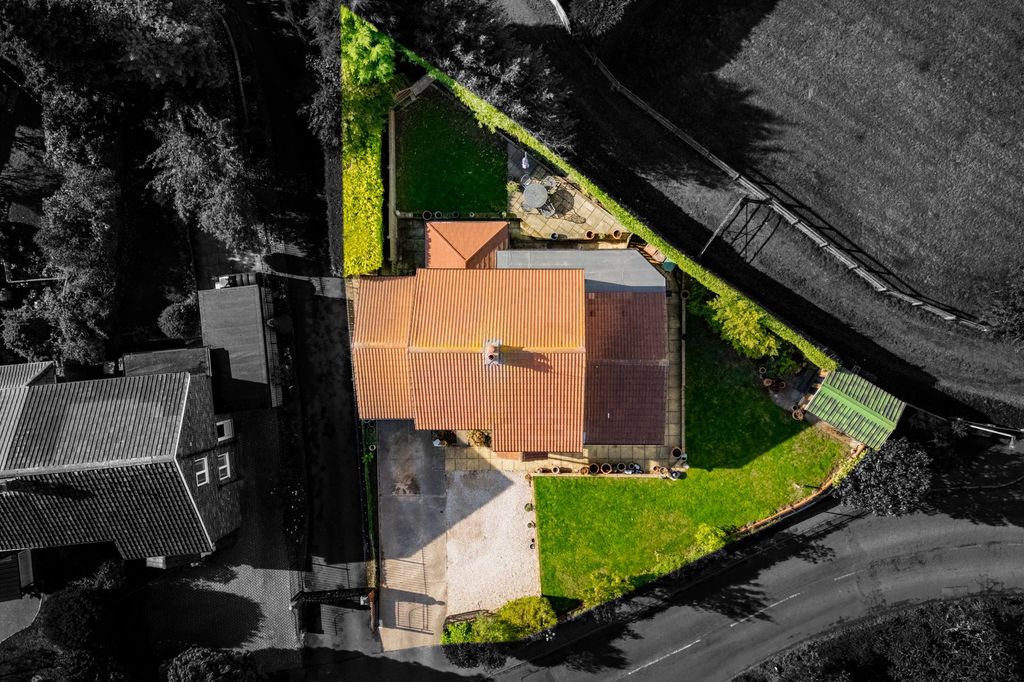 Property photo 3 of 27