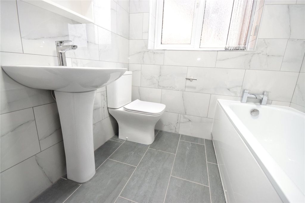 Property photo 3 of 9 Picture No. 10