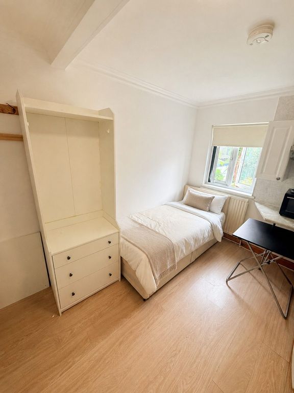 Property photo 3 of 7 Gallery