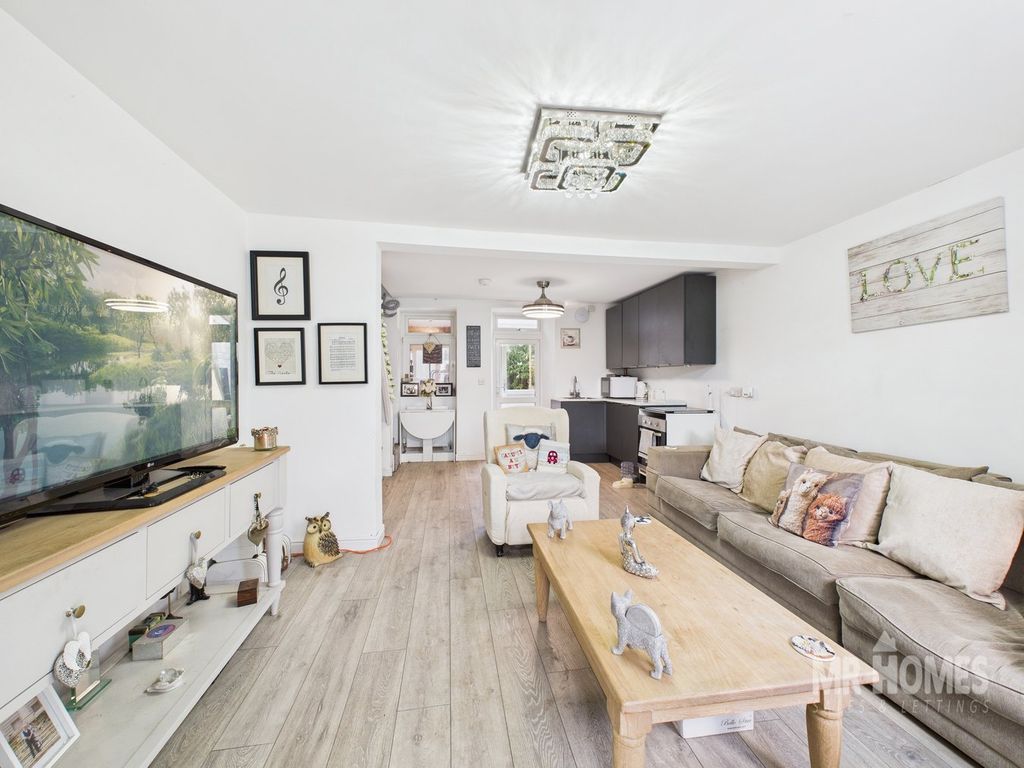 Property photo 2 of 19