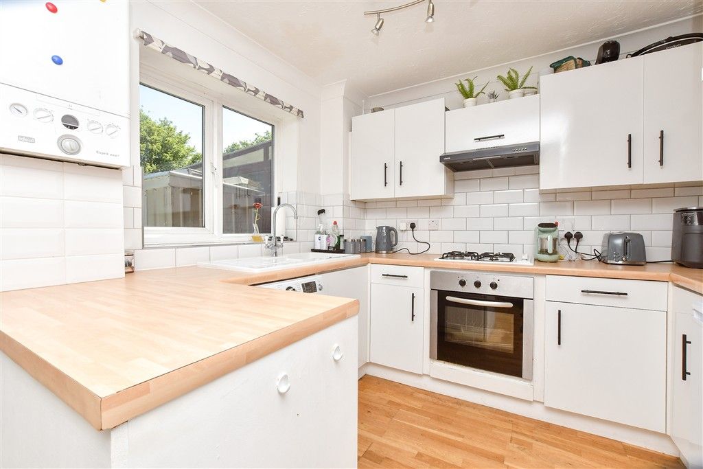 Property photo 3 of 12 Kitchen