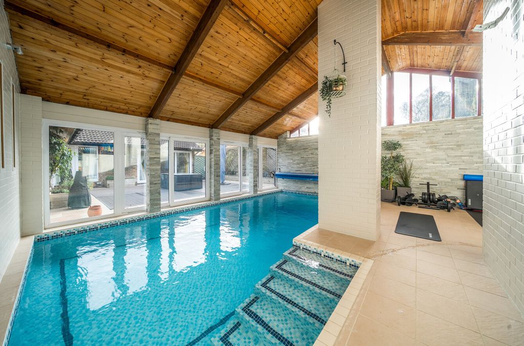 Property photo 2 of 19 1383206-23-69200d...