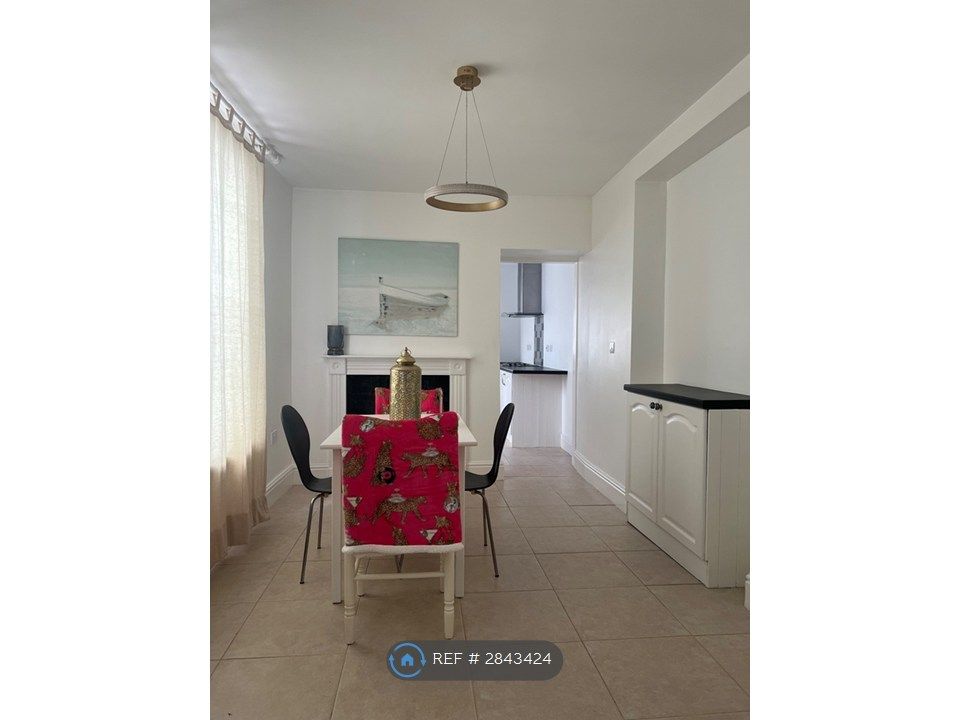 Property photo 2 of 34