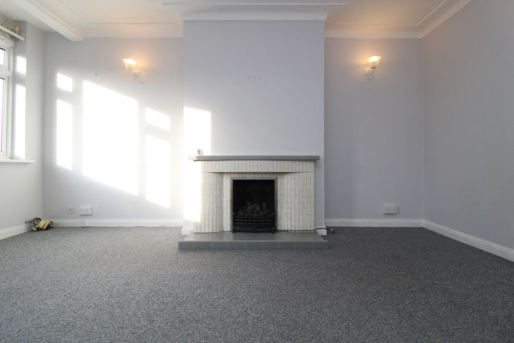 Property photo 2 of 10 Lounge View 2