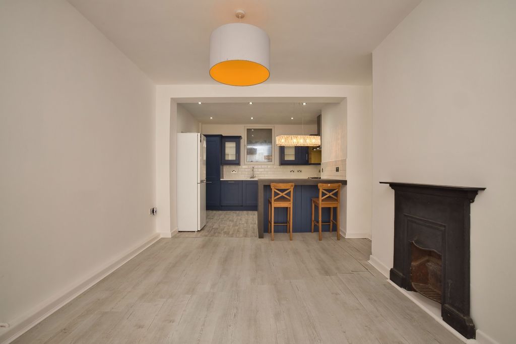 Property photo 2 of 14 Picture 2