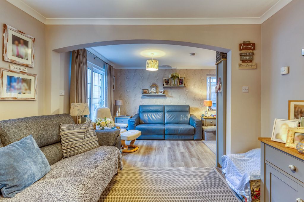 Property photo 2 of 39