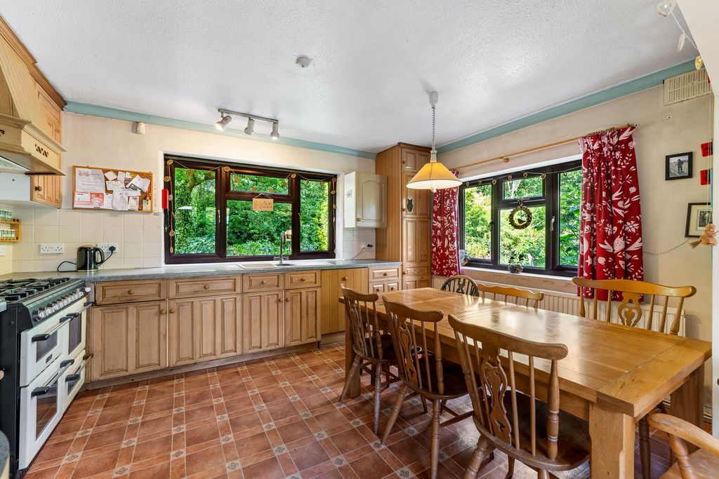 Property photo 2 of 70