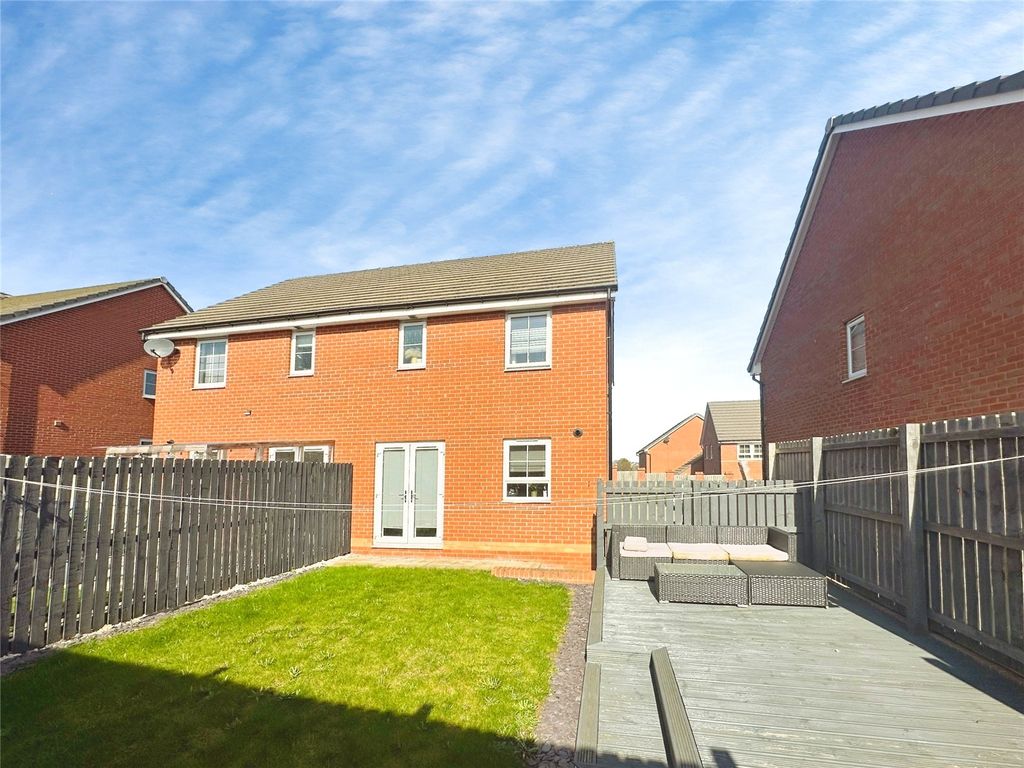 Property photo 2 of 23 Picture No. 28