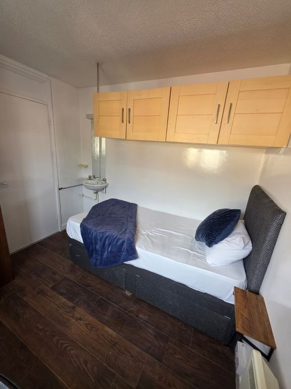 Additional image 8 of 6 bed terraced house to rentKing Georges Road, Bath BA2