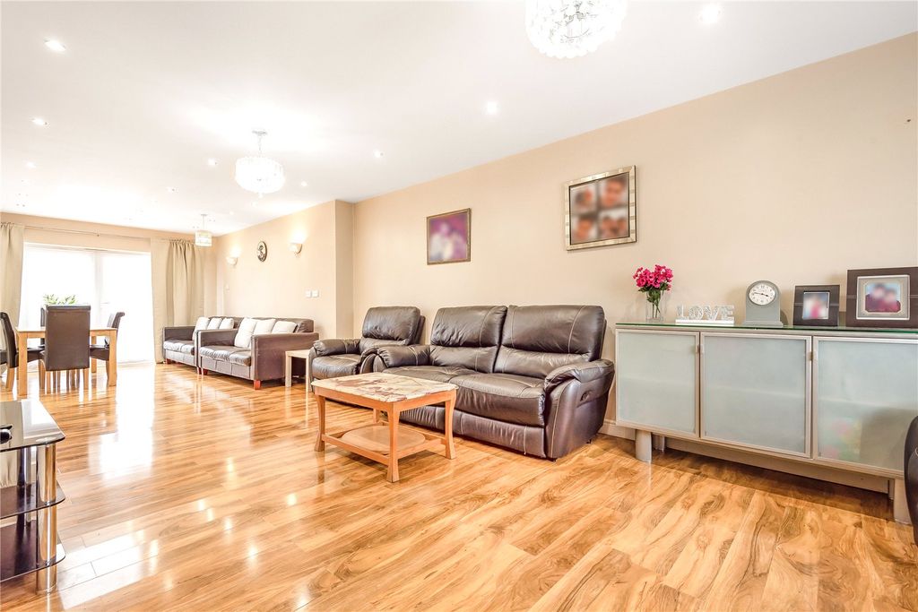 Property photo 3 of 10 Picture No. 06