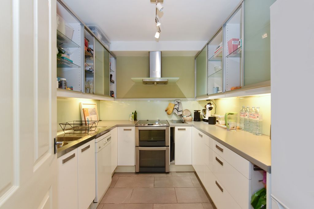 Property photo 2 of 5