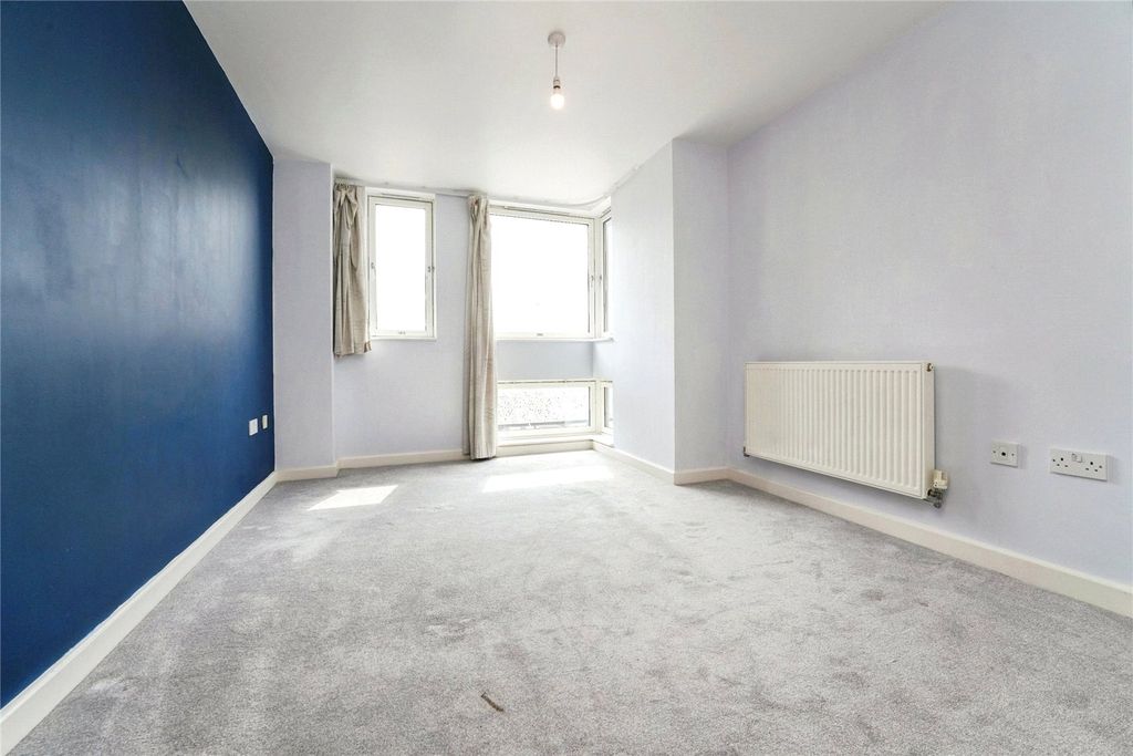 Property photo 3 of 10 Picture No. 12