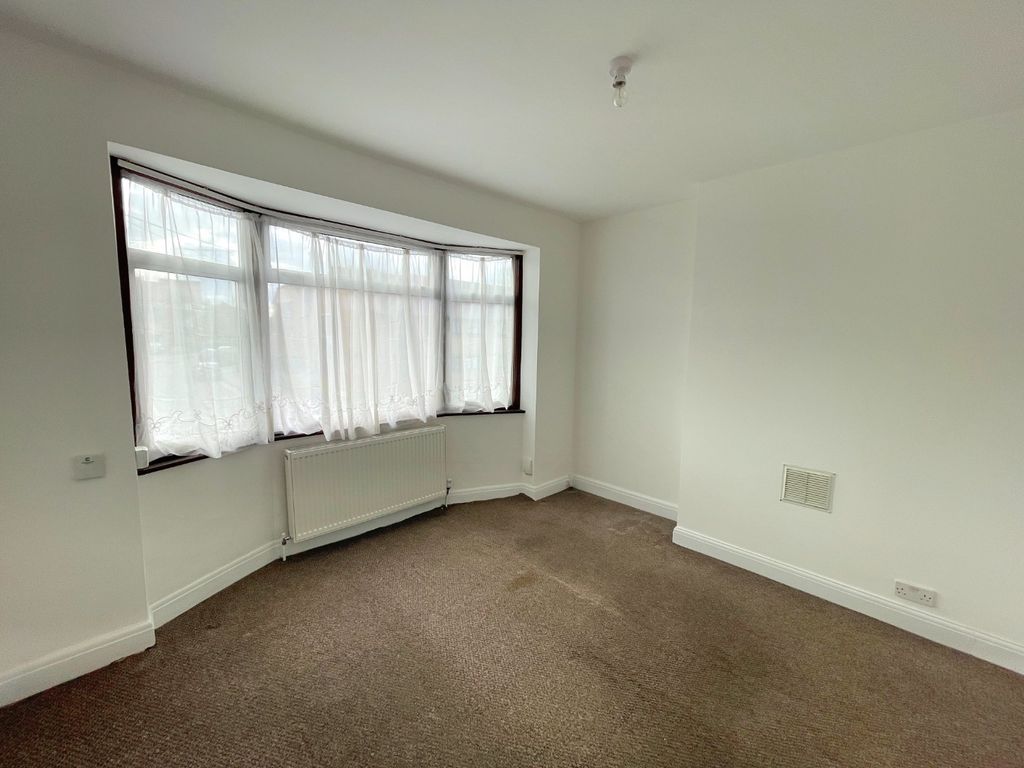 Property photo 2 of 9 4149022