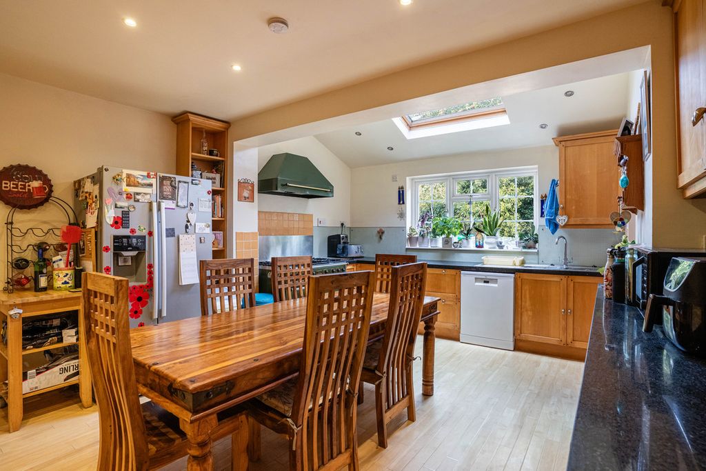 Property photo 3 of 36